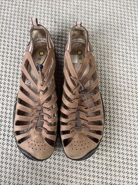Jambu Brown Strappy Closed-Toe Sandals